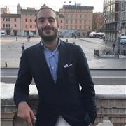 Ragazzo laureato impartisce lezioni private